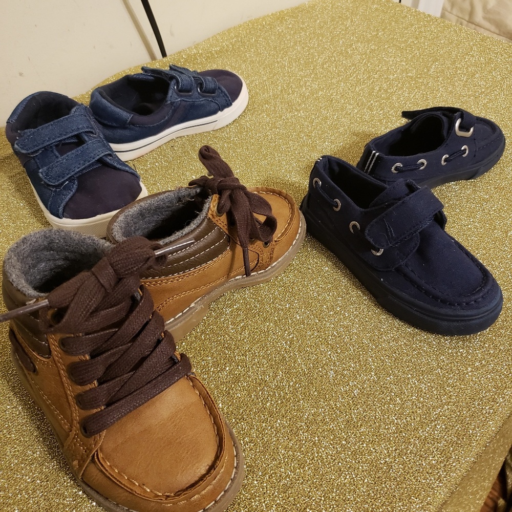 Lot of toddler shoes size 7